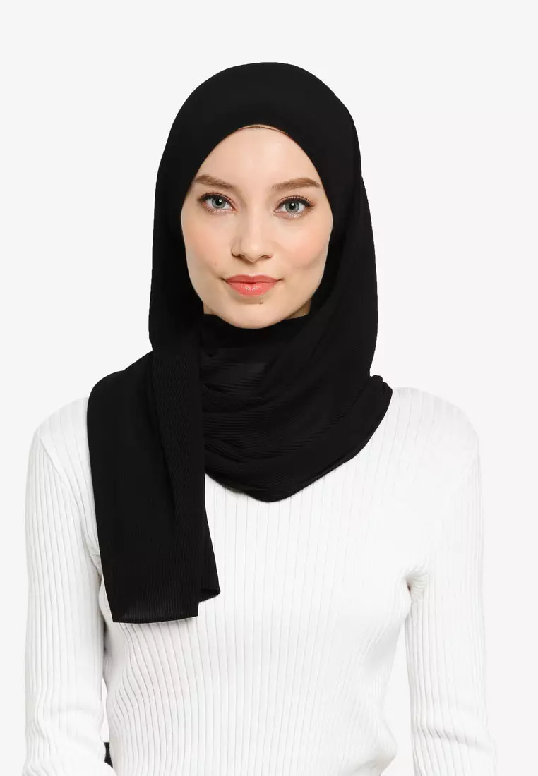 black pleated scarf