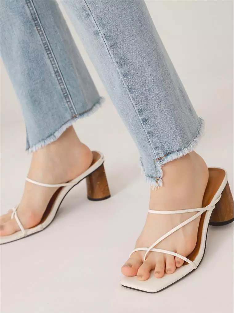 High-Waisted Frayed Hem Flare Pants (Short/Regular Length) [BA7081]