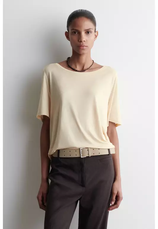 RELAXED SCOOP-NECK T-SHIRT
