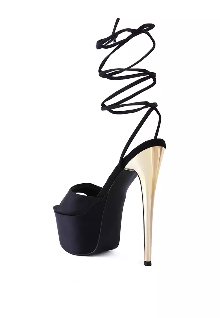 Sandal tumit bertali platform dramatis hitam