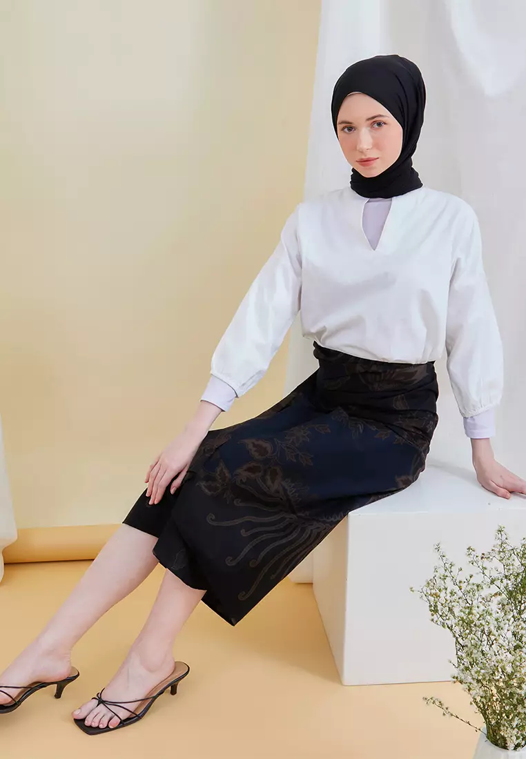 Enzy Batik Rok Lilit Ruffler Senapati - Black