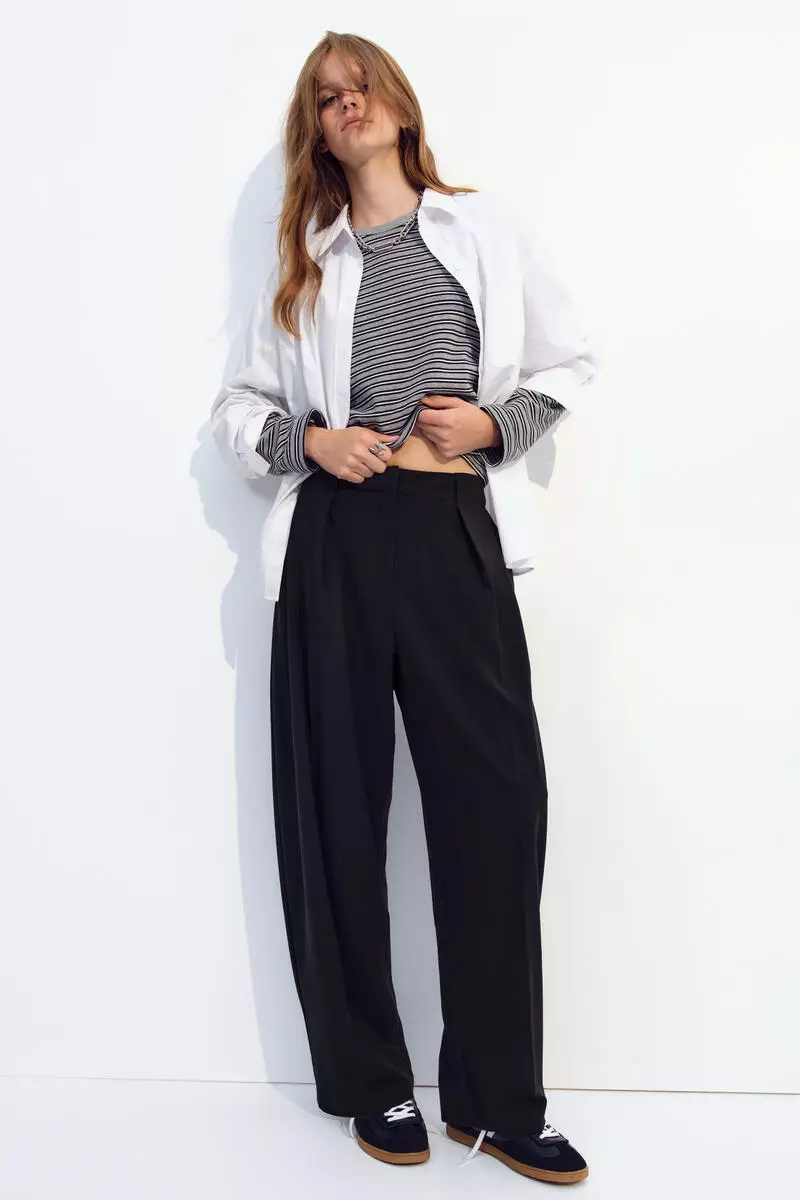 Pleated barrel trousers