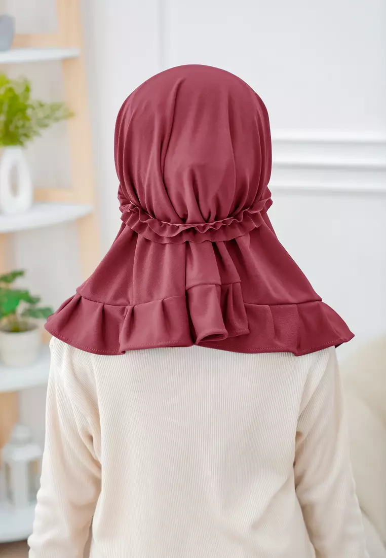 Cotton Bee - Ziva Ruffle Instan | Hijab Instan Anak | Kerudung Jilbab Bergo Tali Anak - Cherry Plum - L