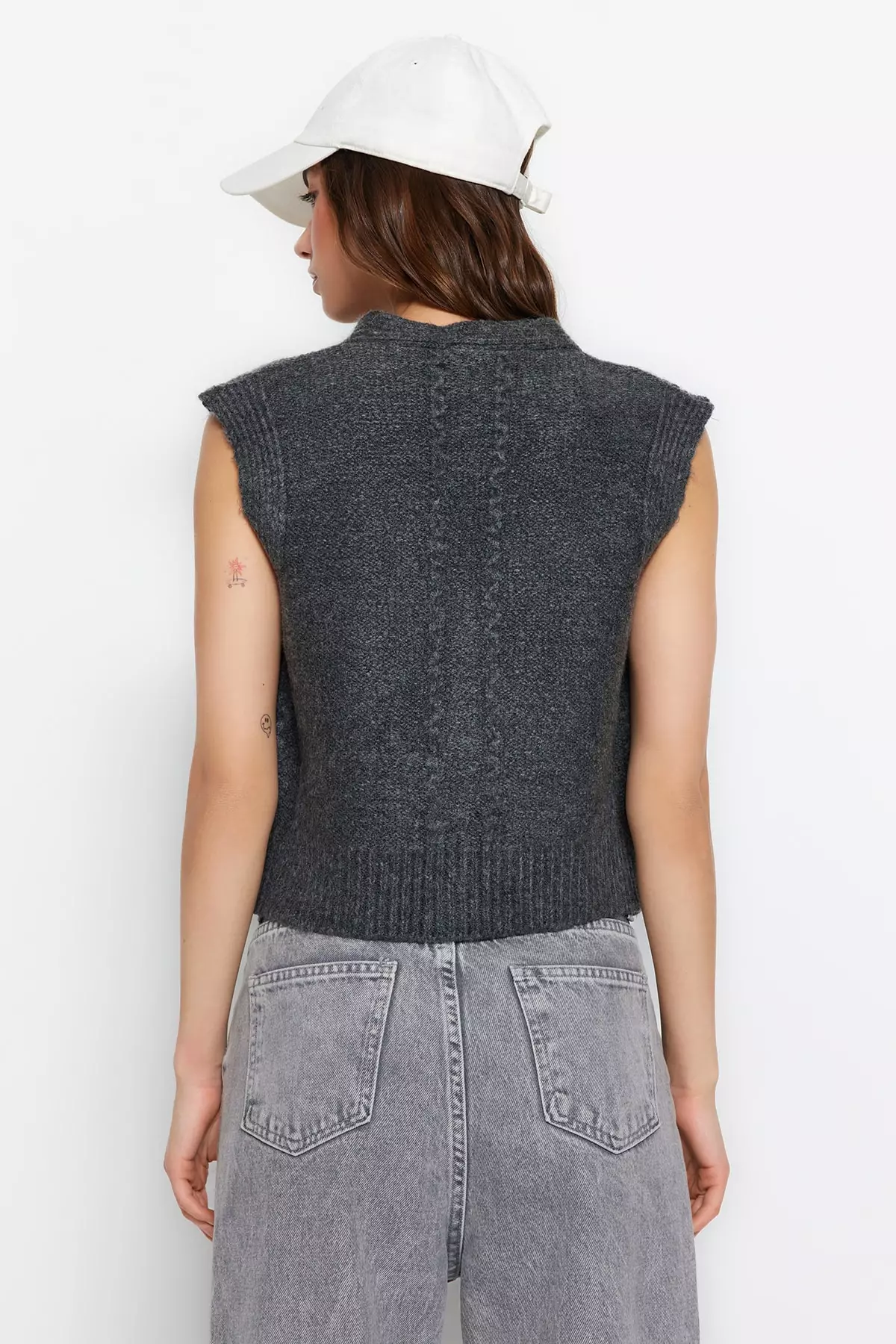 Buy Trendyol Cable Knit Vest 2025 Online ZALORA