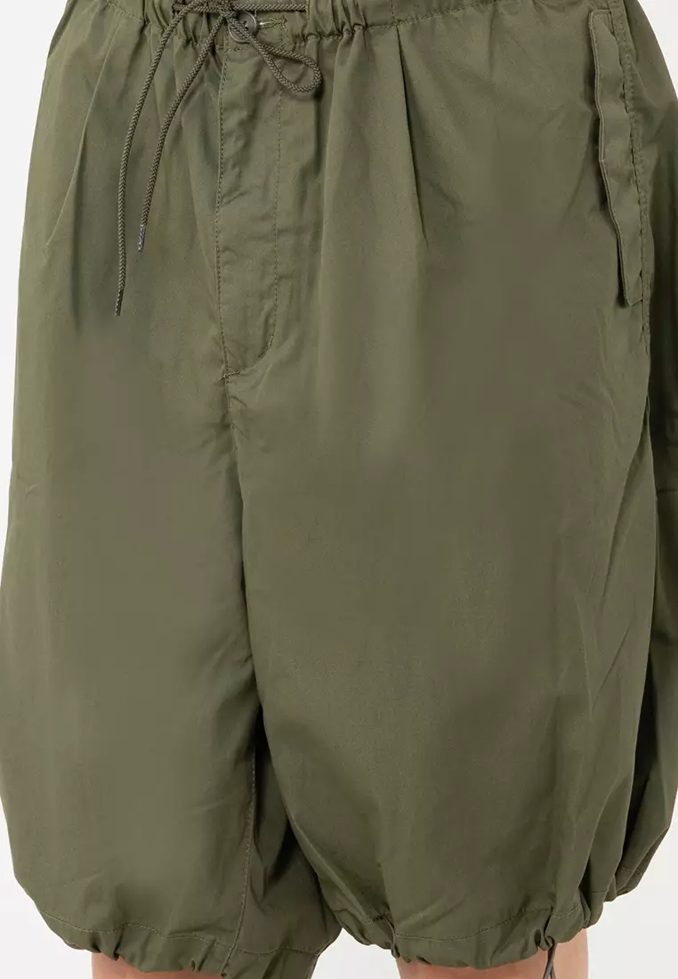 MEN  WOVEN  SHORT PANTS