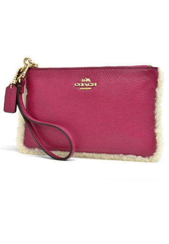 Coach COACH SMALL WRISTLET IN LEATHER AND SHEARLING (F64709)  IM/Cranberry /Natural EEEC6ACFB0E49CGS_1