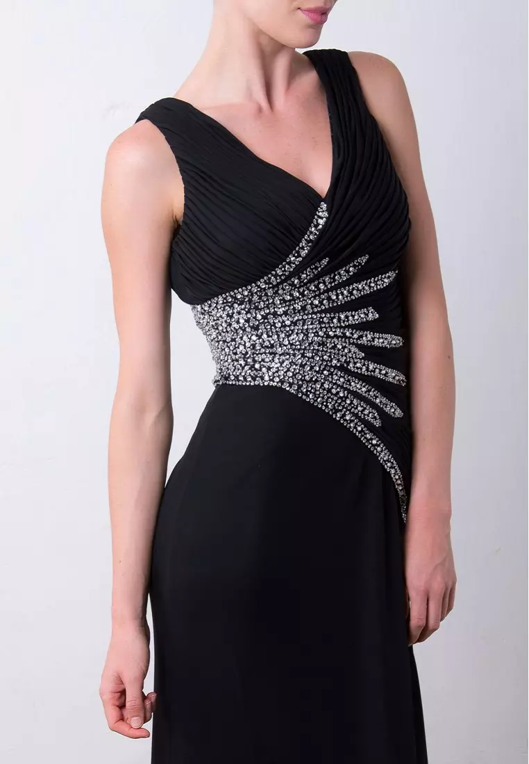 斜裁V領無袖釘珠晚禮服