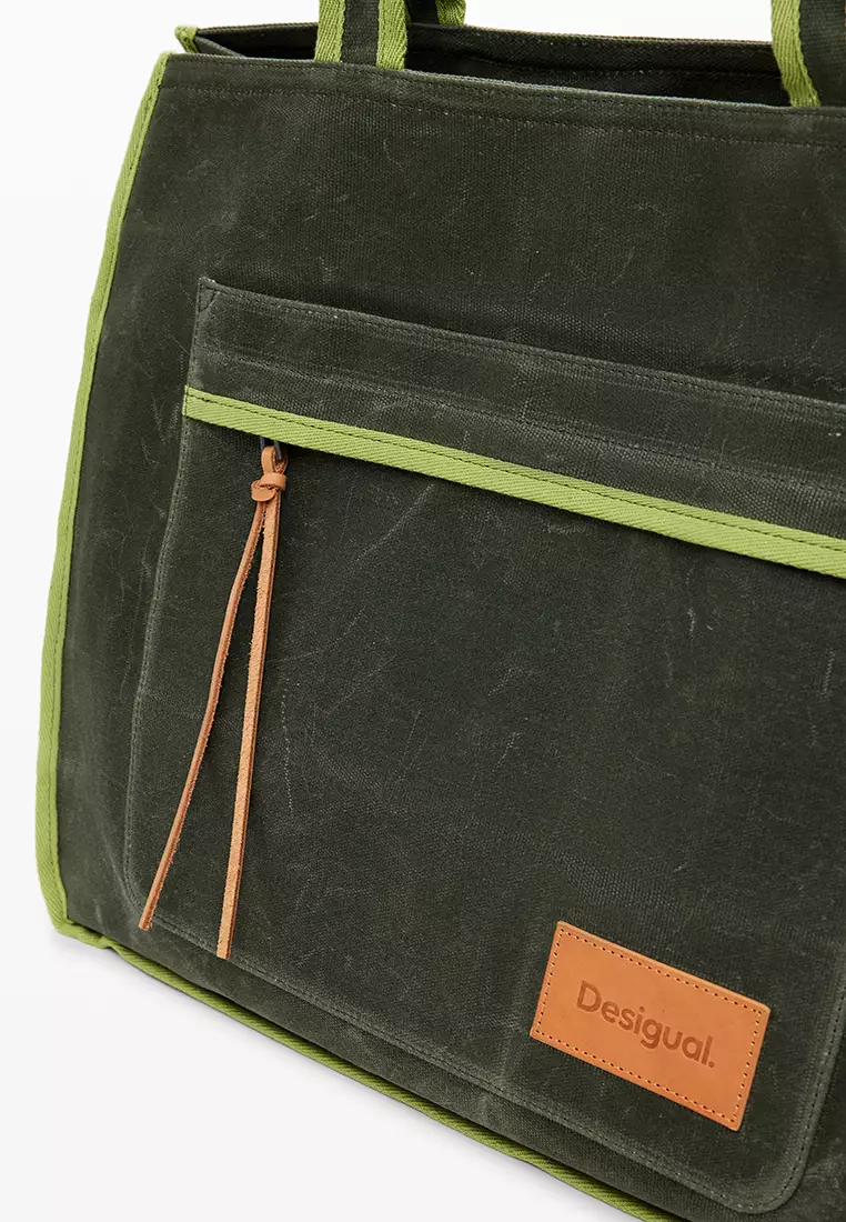 Shopper bag with large pocket