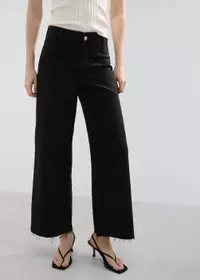 Denim hitam