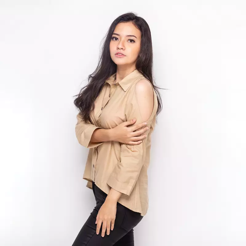 Evie Shirt In Beige