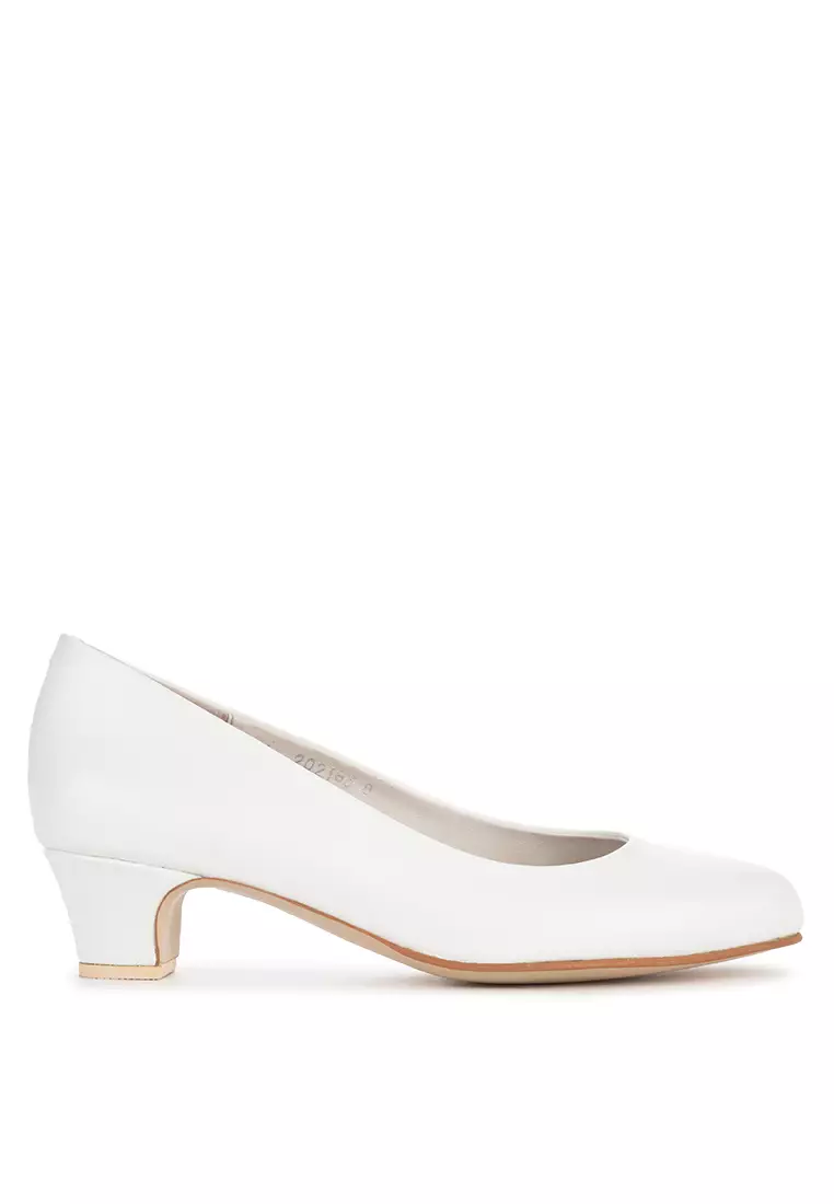 Discount on Carmelletes  shoes - SKU: Low Heel Leather Pumps