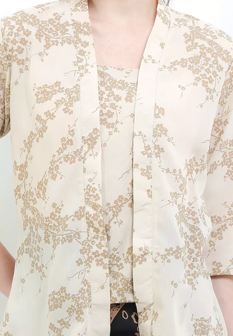 Kebaya Kutu Baru 3/4-length Sleeves