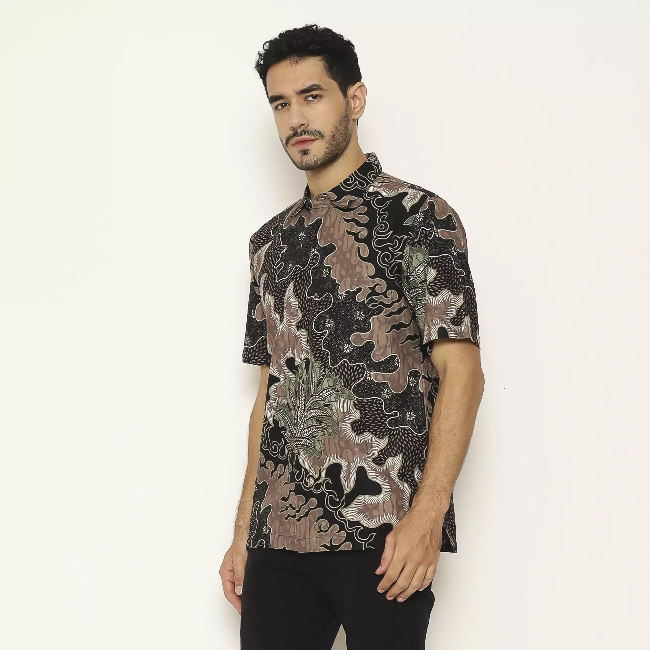 Kemeja Batik Pria - Bhatara Batik Edwin - Atasan Batik Lengan Pendek