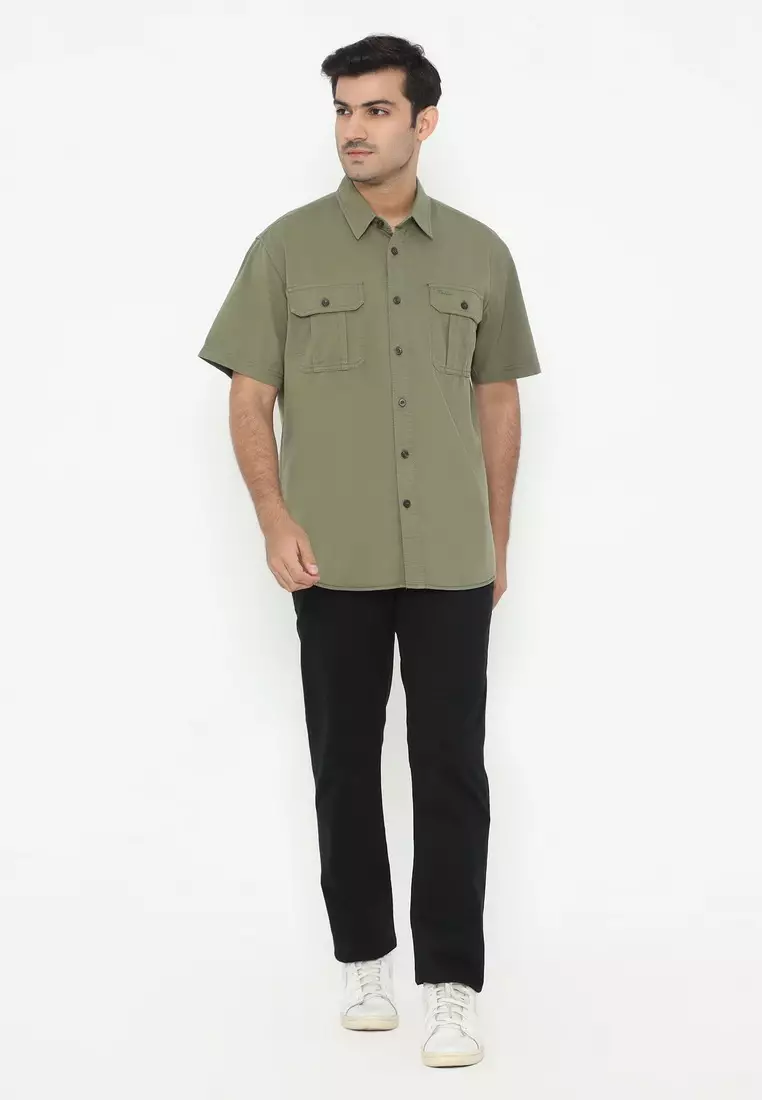 POLICE Kemeja Polos Cotton Kantong Dua Regular Fit Pria