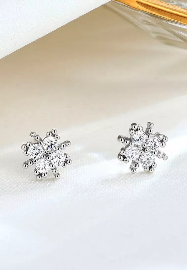 Sparkling snowflake online stud earrings