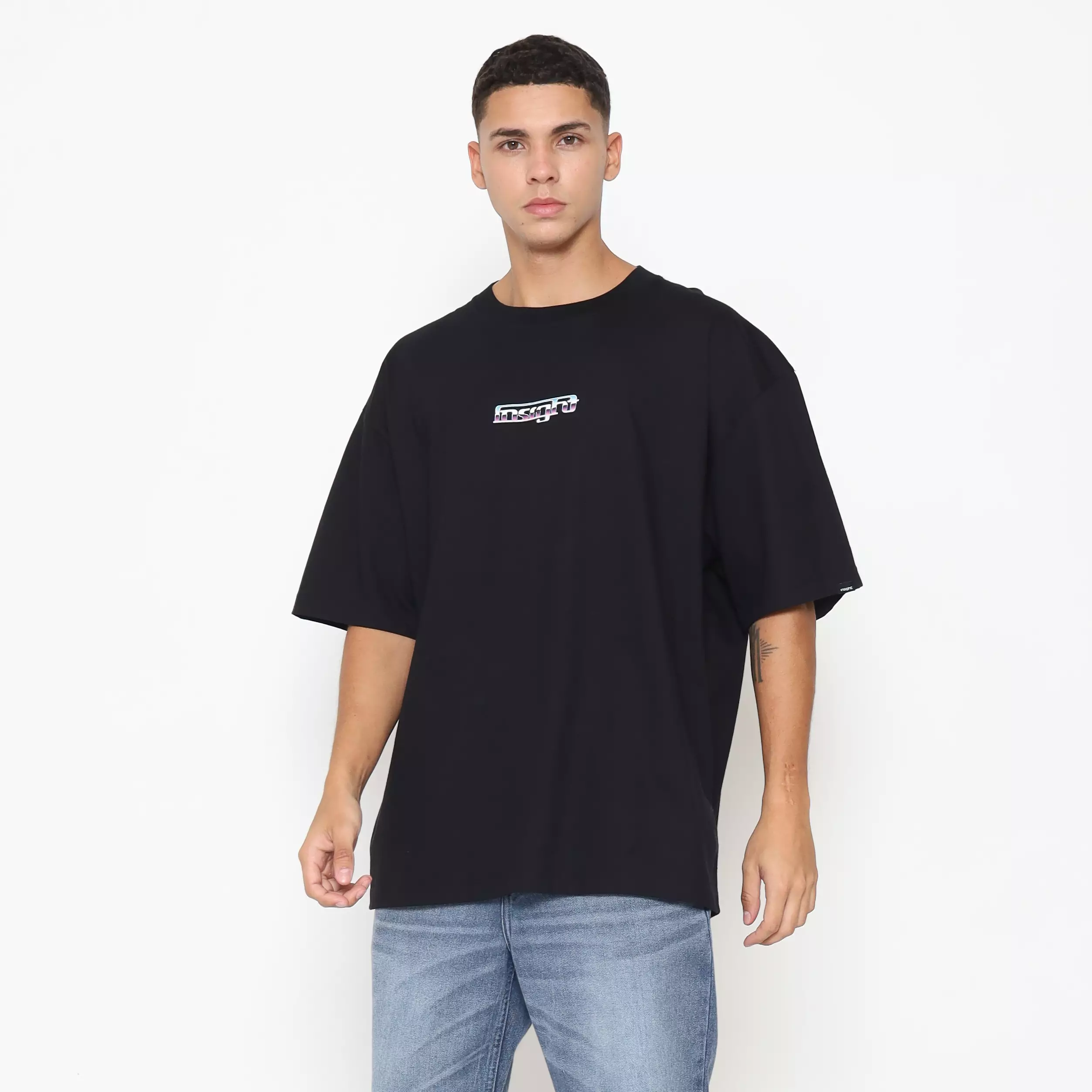 Insight Kaos Lengan Pendek Pria Untied Oversize Planet Surf