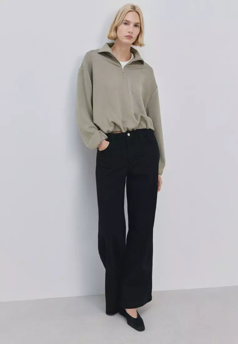 Balloon Sweatshirt with High Collar
