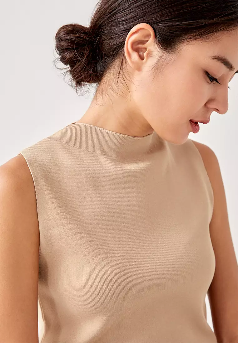 Haniela Funnel Neck Knit Top