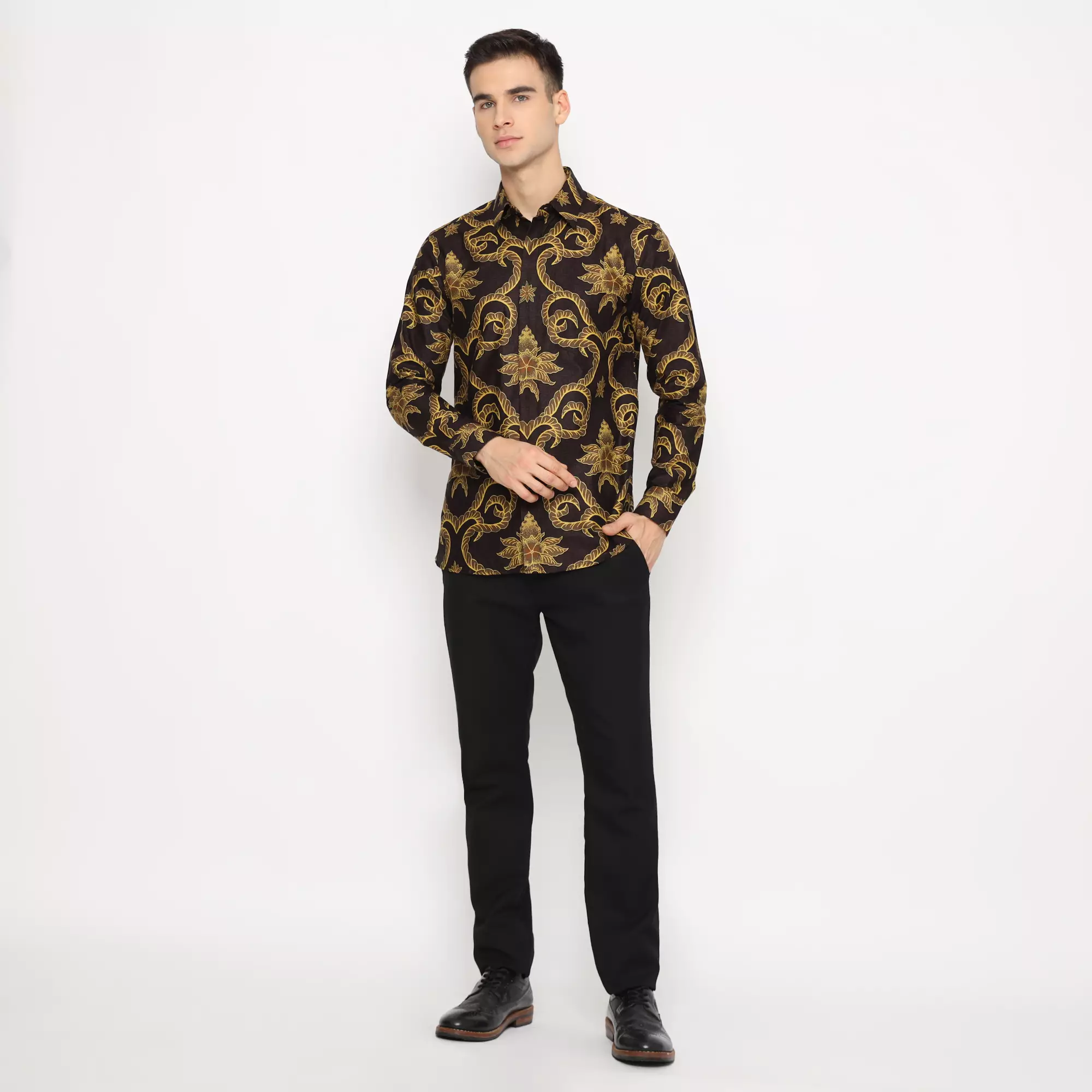 Slimfit Kavya Maroon Kemeja Batik Pria Lengan Panjang