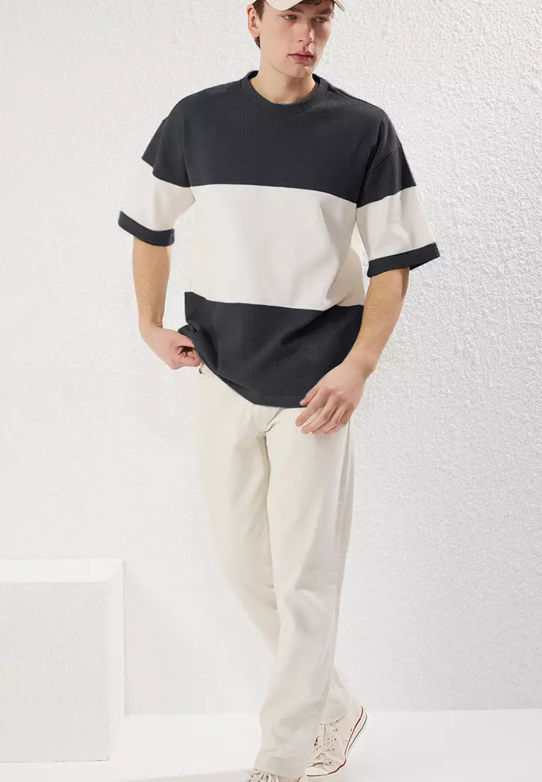 Oversize/Wide Cut Color Block Textured T-Shirt