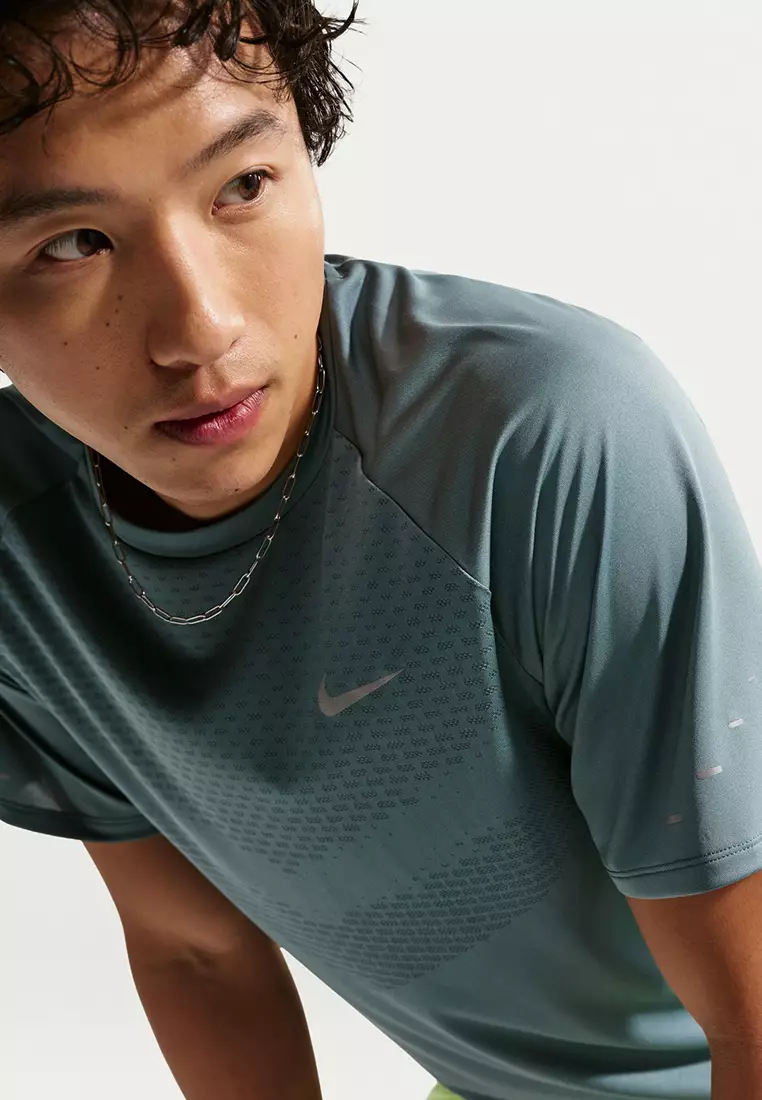 Stride Dri-FIT ADV Short-Sleeves Running Tee
