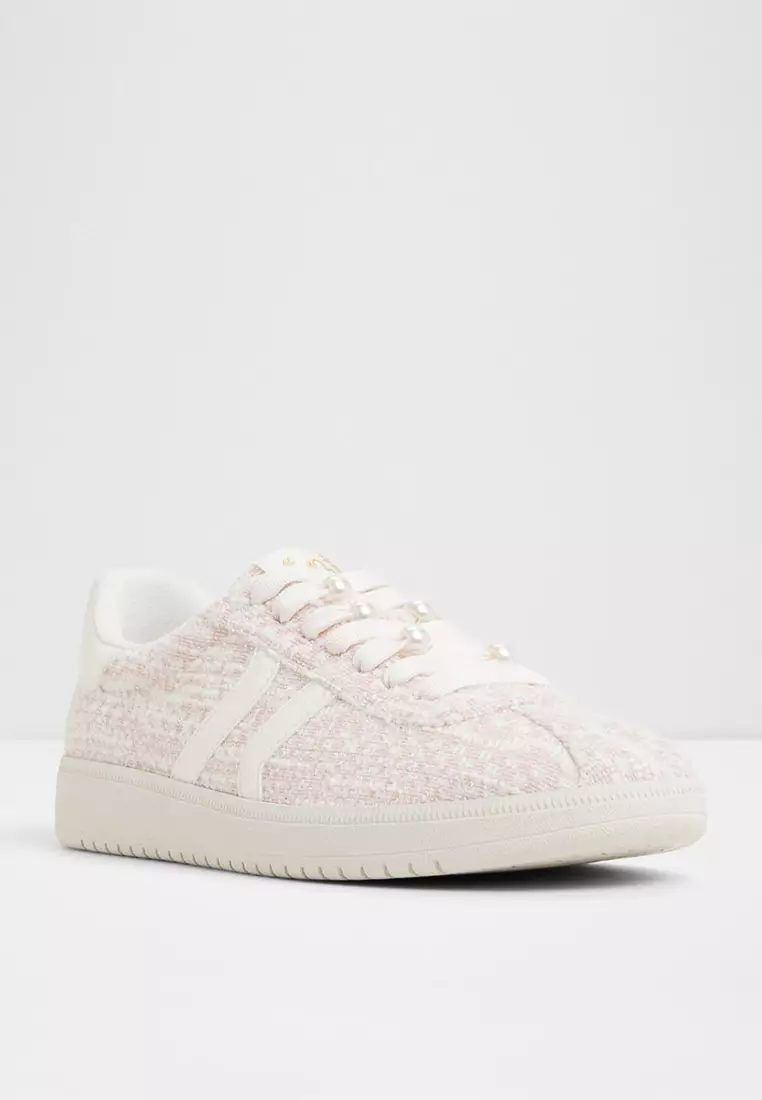 Chicsneaker Low-Top Sneakers