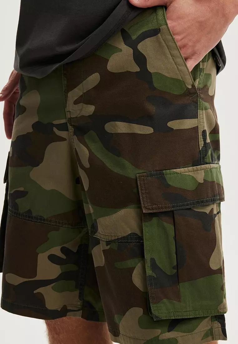 特寬鬆工裝短褲