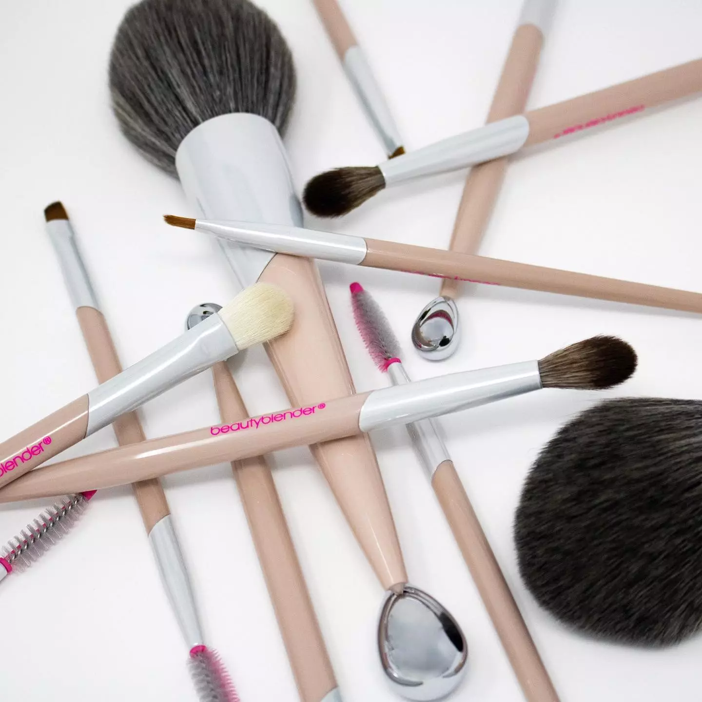 High Roller Crease Brush & Cooling Roller