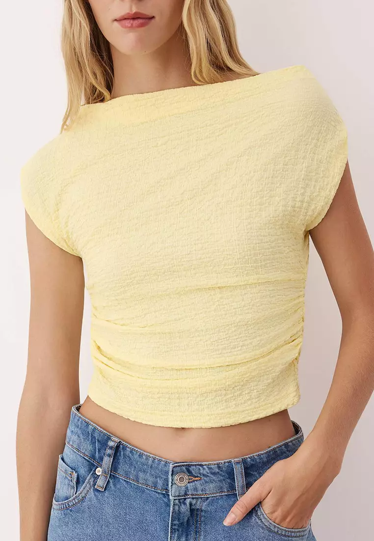 Yellow Textured Boat Neck Gathered Sleeveless Flexible Knitted Blouse Twoss25Bz00485