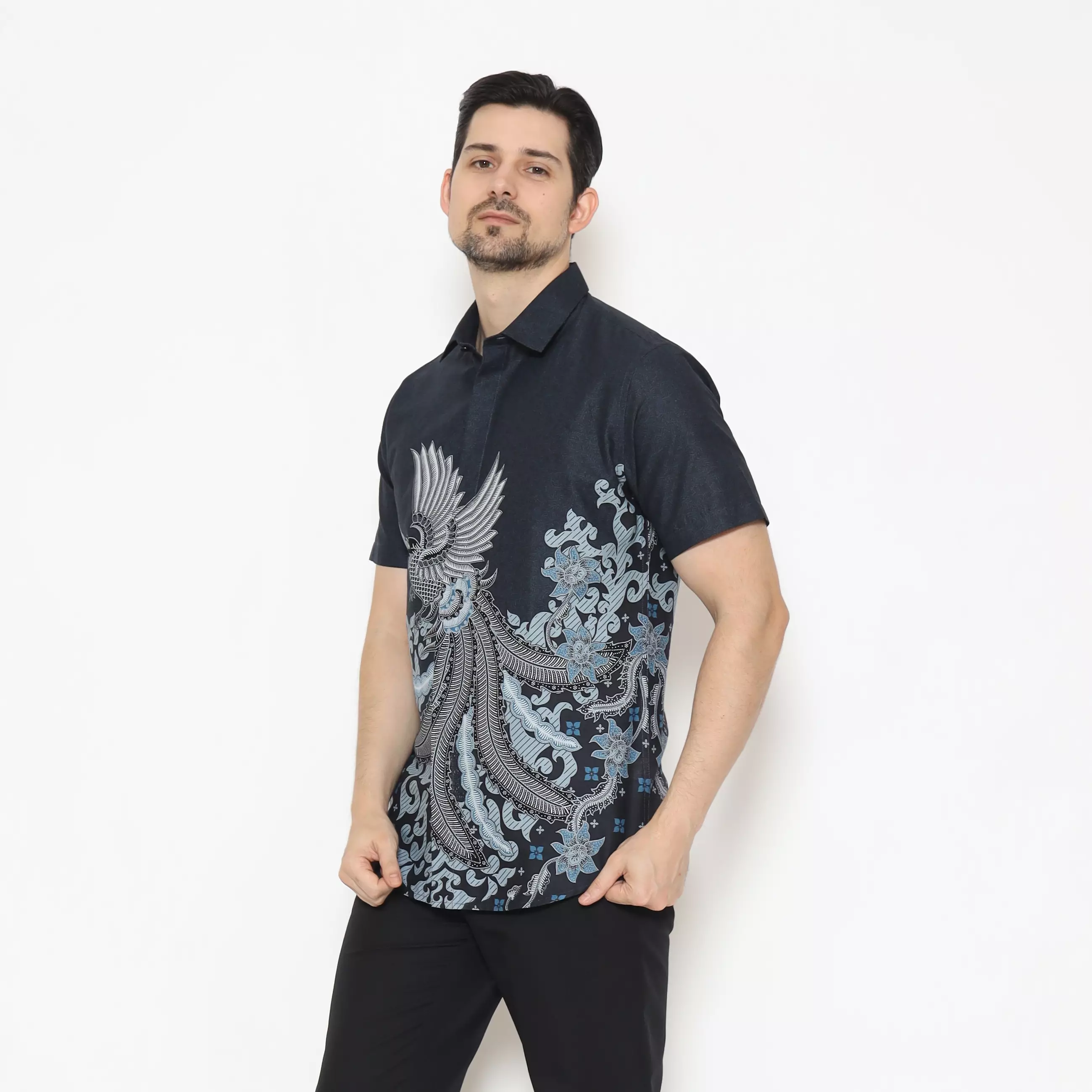MAGINOT ARDA Batik Pria Slim Fit Lengan Pendek
