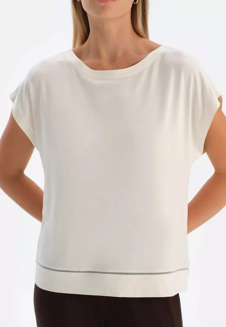 Off White T-Shirt & Trousers Knitwear Set, Boat Neck, Regular, Long Leg, Short Sleeve Sleepwear for Women