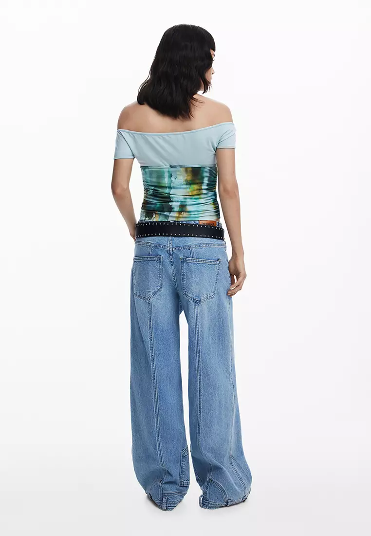 T-shirt with detachable short sleeves