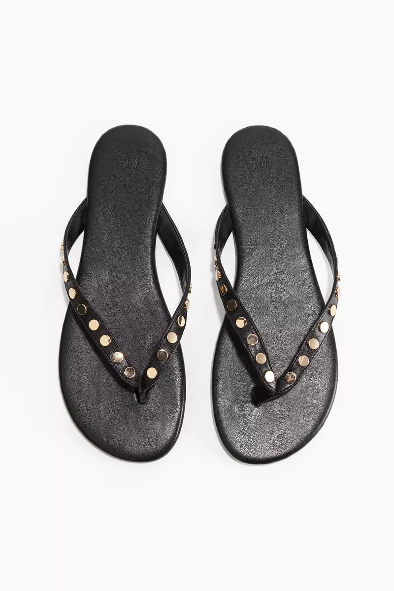Discount on H&M  shoes - SKU: Studded flip-flops