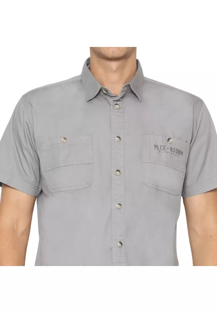 POLICE Kemeja Polos Cotton Twill Kantong Dua Light Grey Regular Fit Pria