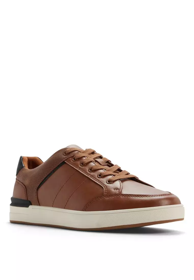 Adams Sneakers
