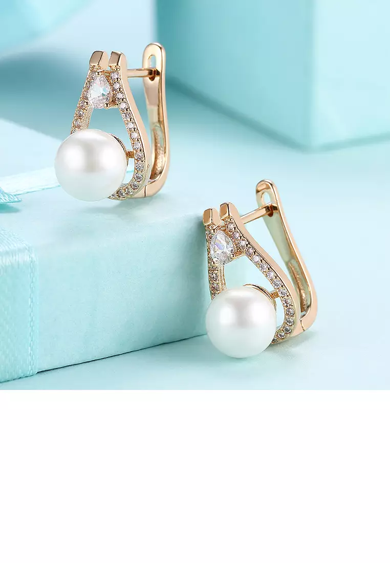 Gold earrings discount under 8000
