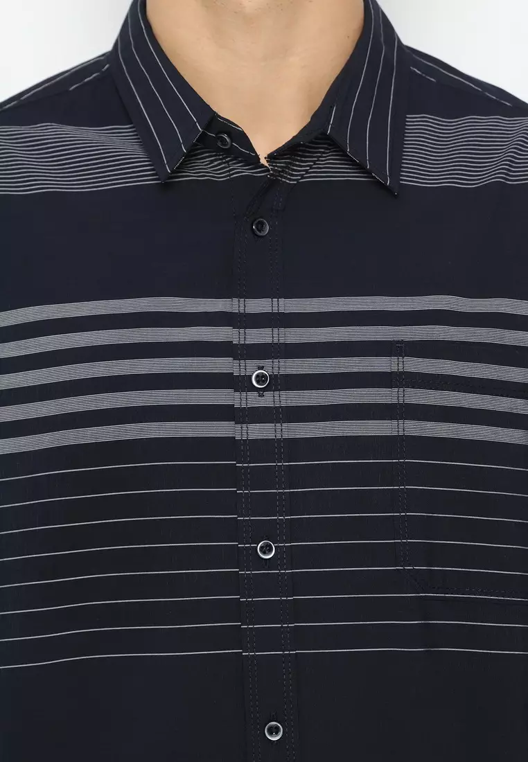 POLICE Kemeja Border Printing Biru Tua Regular Fit Pria