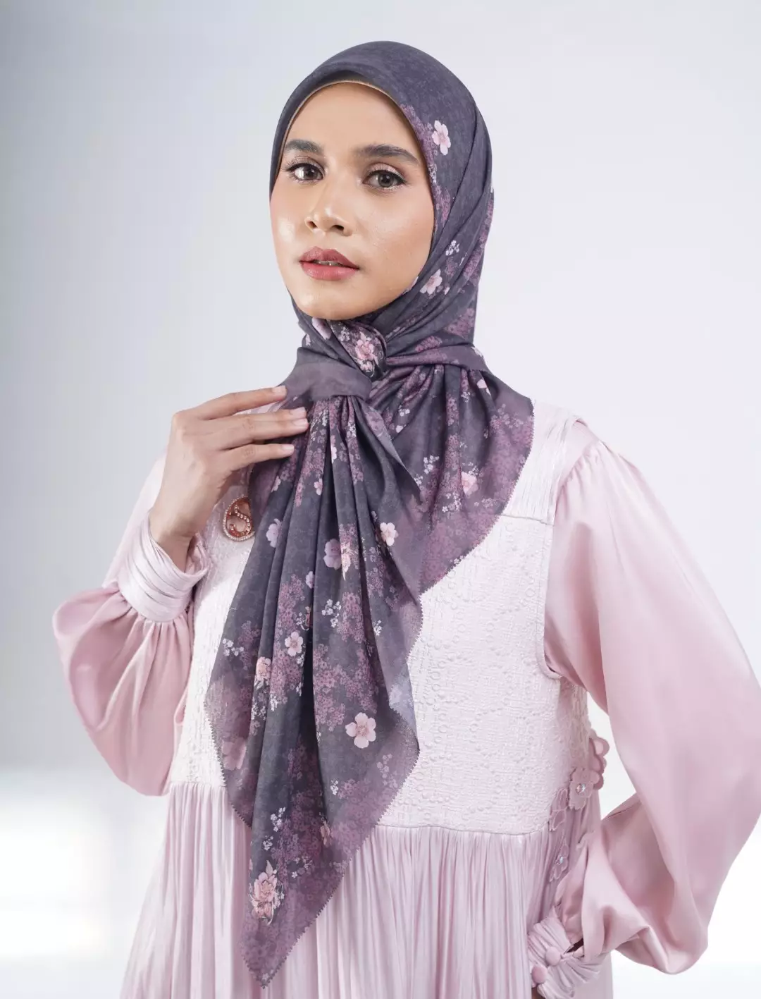 Cassya Printed Scarf Black | Hijab Kerudung Segi Empat Motif