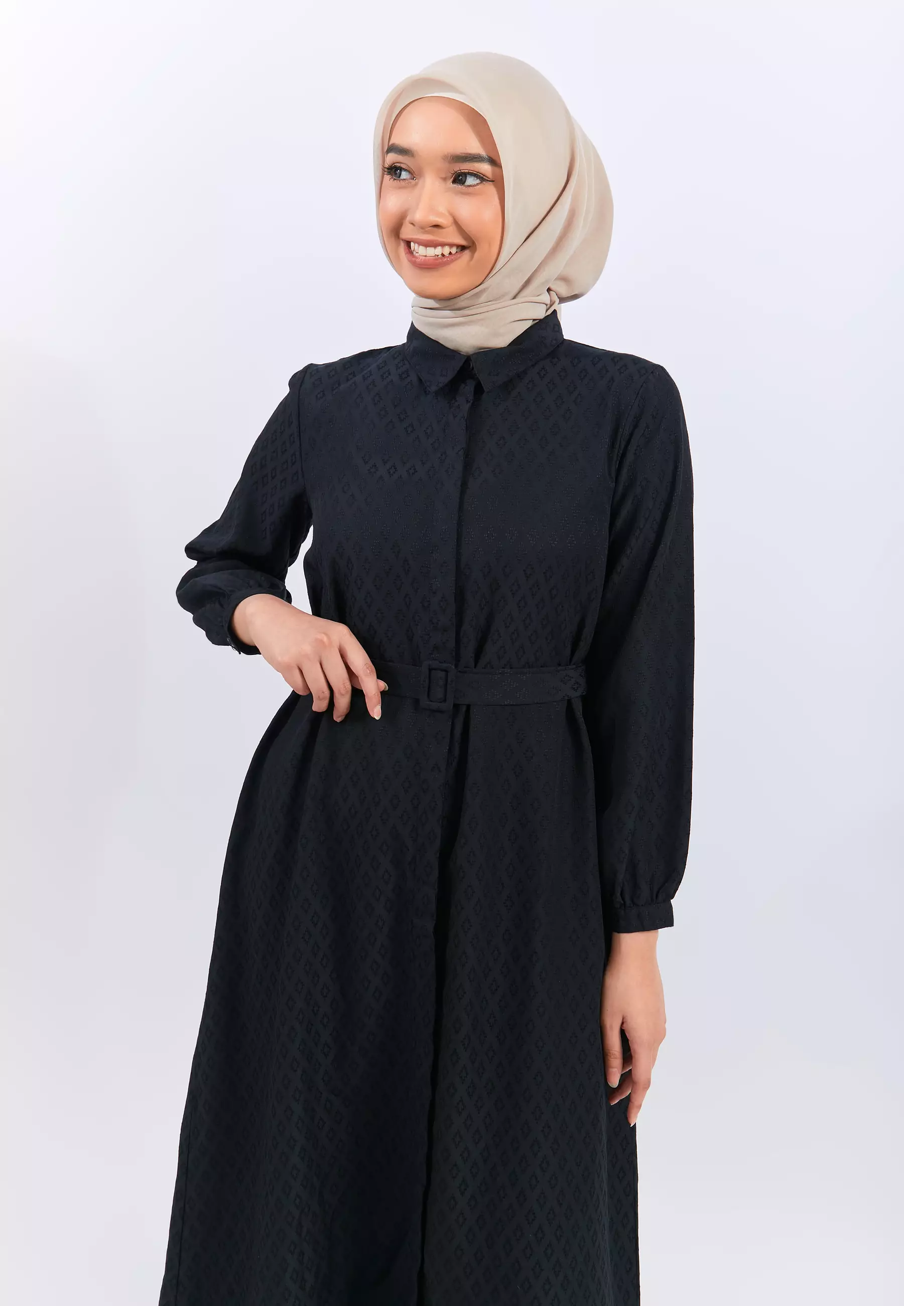 Madow Black Dress (G.42143)