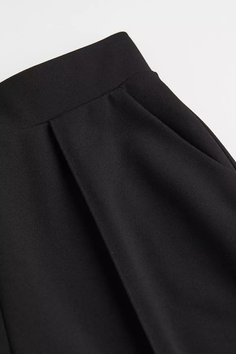 High-waisted tailored trousers