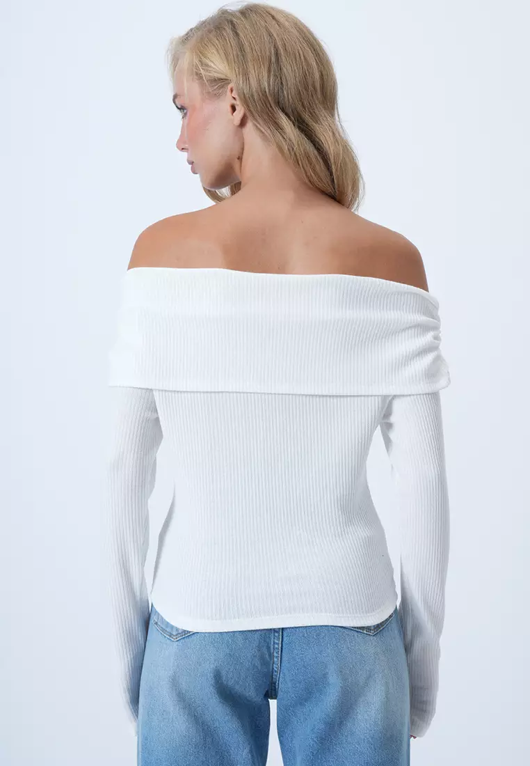 Bow-Tie Knitted Blouse