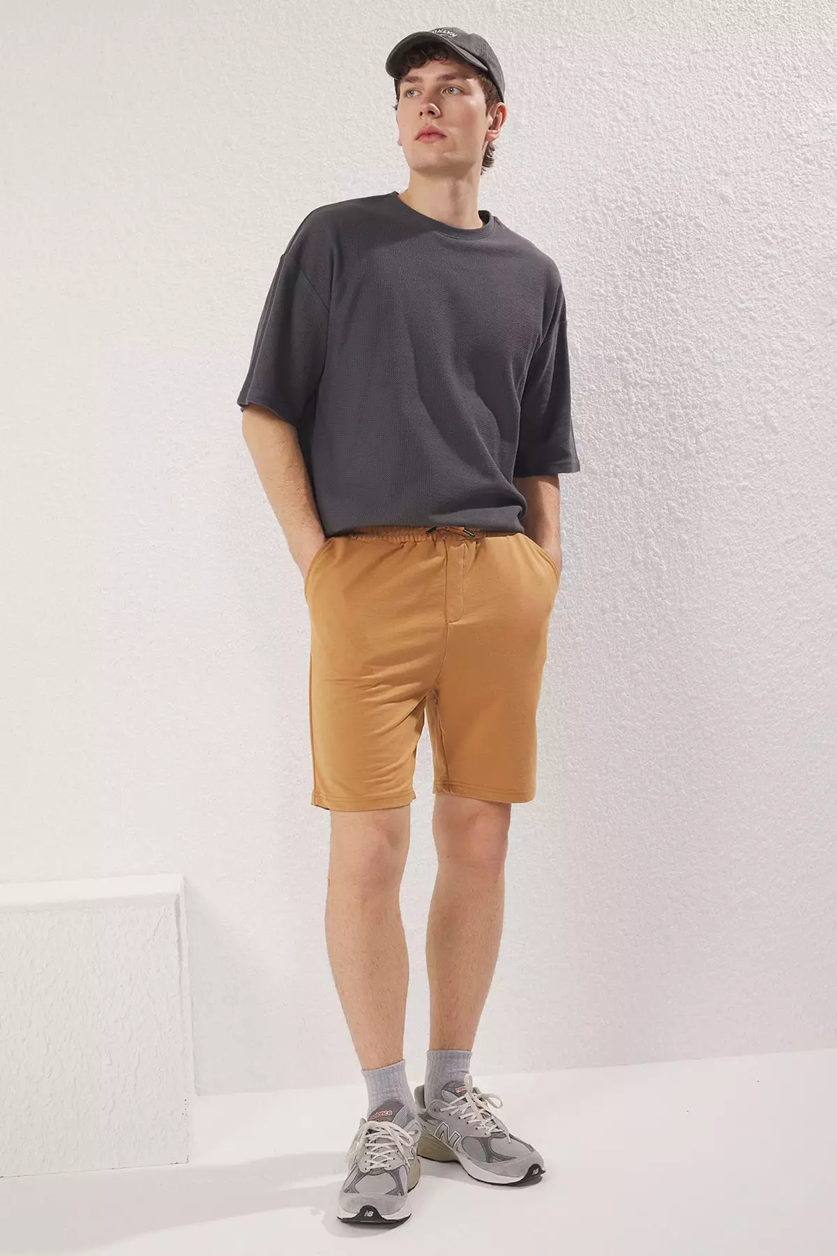Camel Basic Regular Mid Length/Normal Cut Plain Shorts TMNSS20SR0068