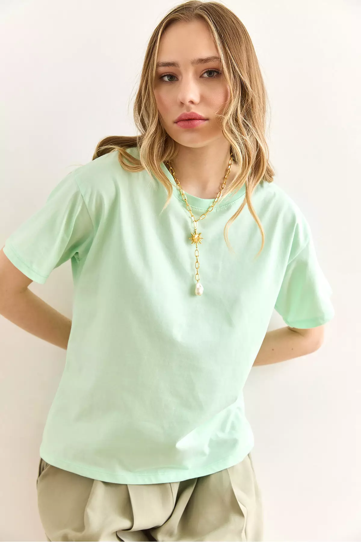 Women's Mint Green Crew Neck Basic T-Shirt Tsh-19000774