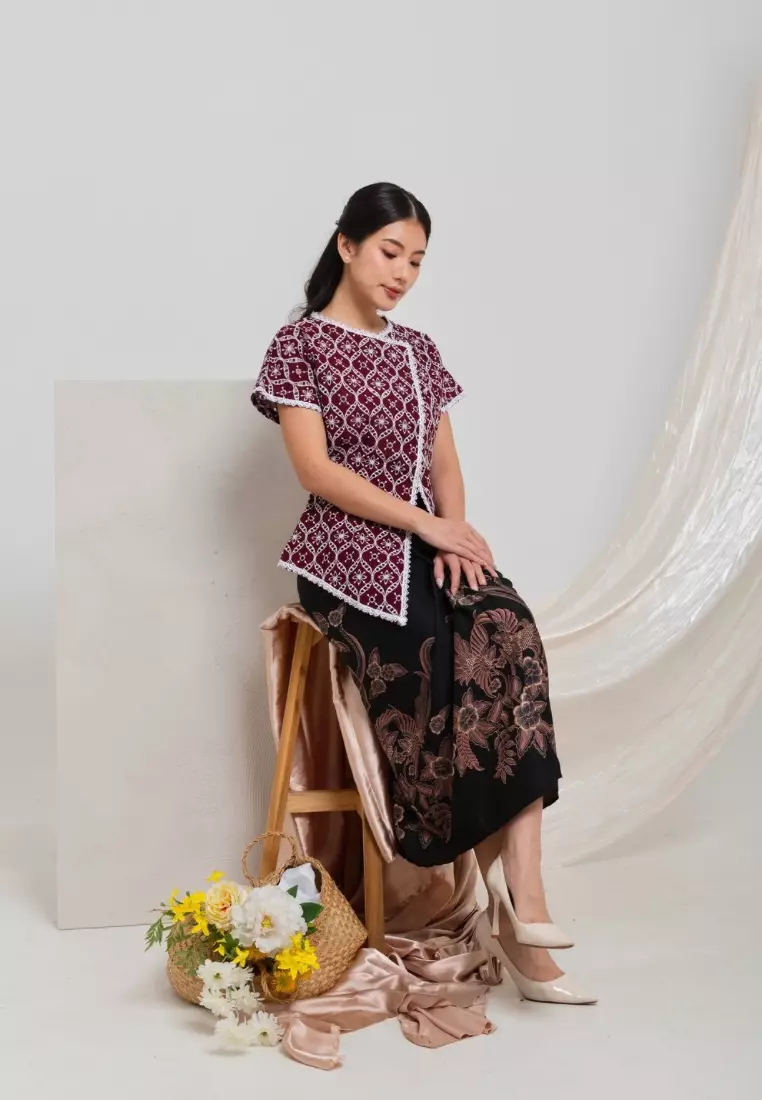 Ruby kebaya blouse