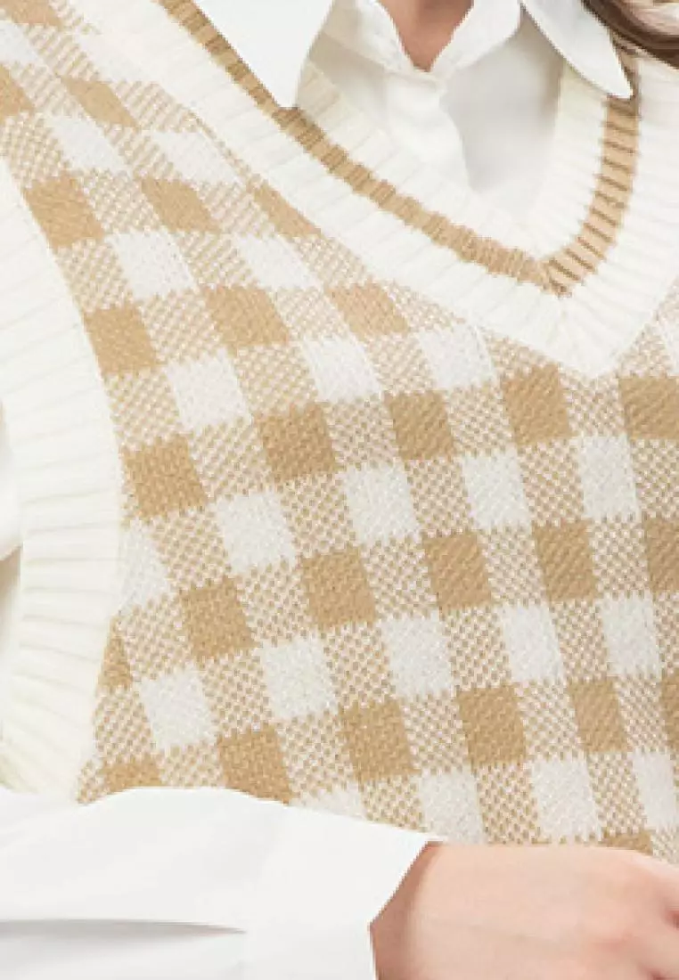 Big Checker Knit Vest in Beige