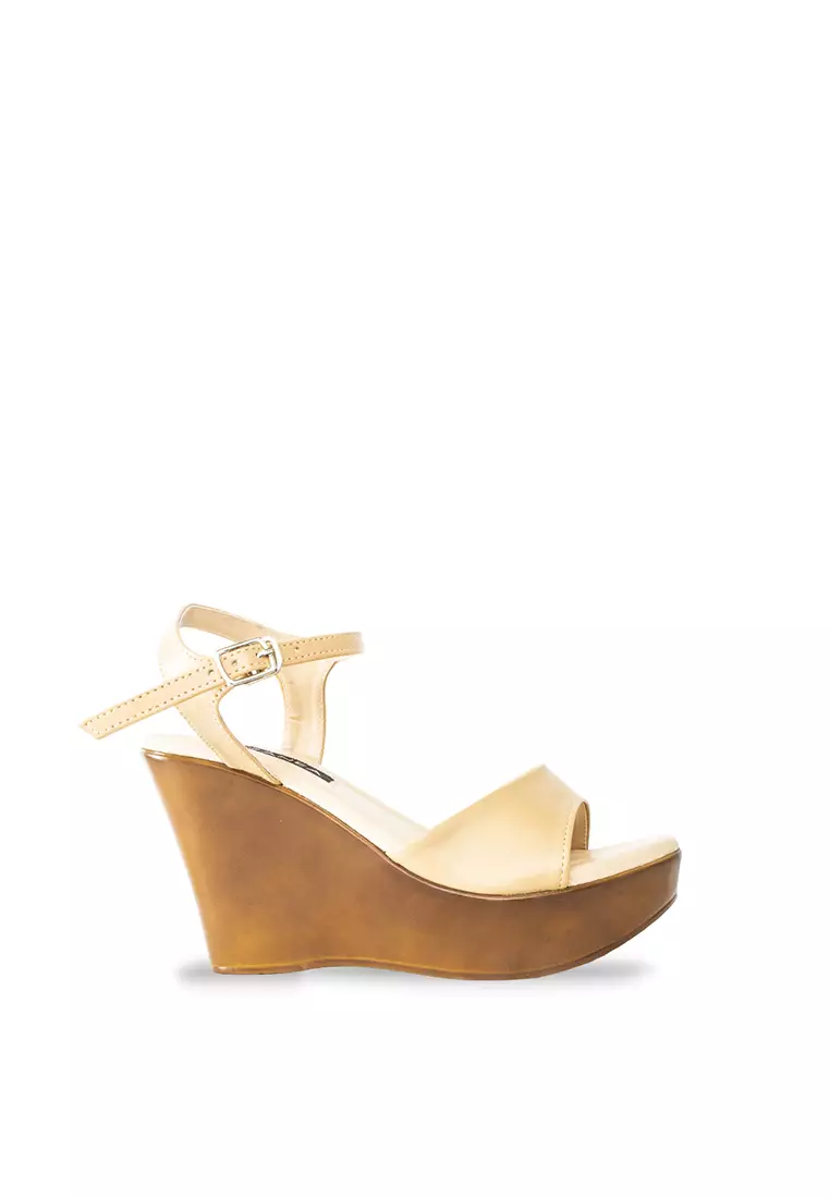 Discount on Zanea Shoes  shoes - SKU: Wedge Sandals