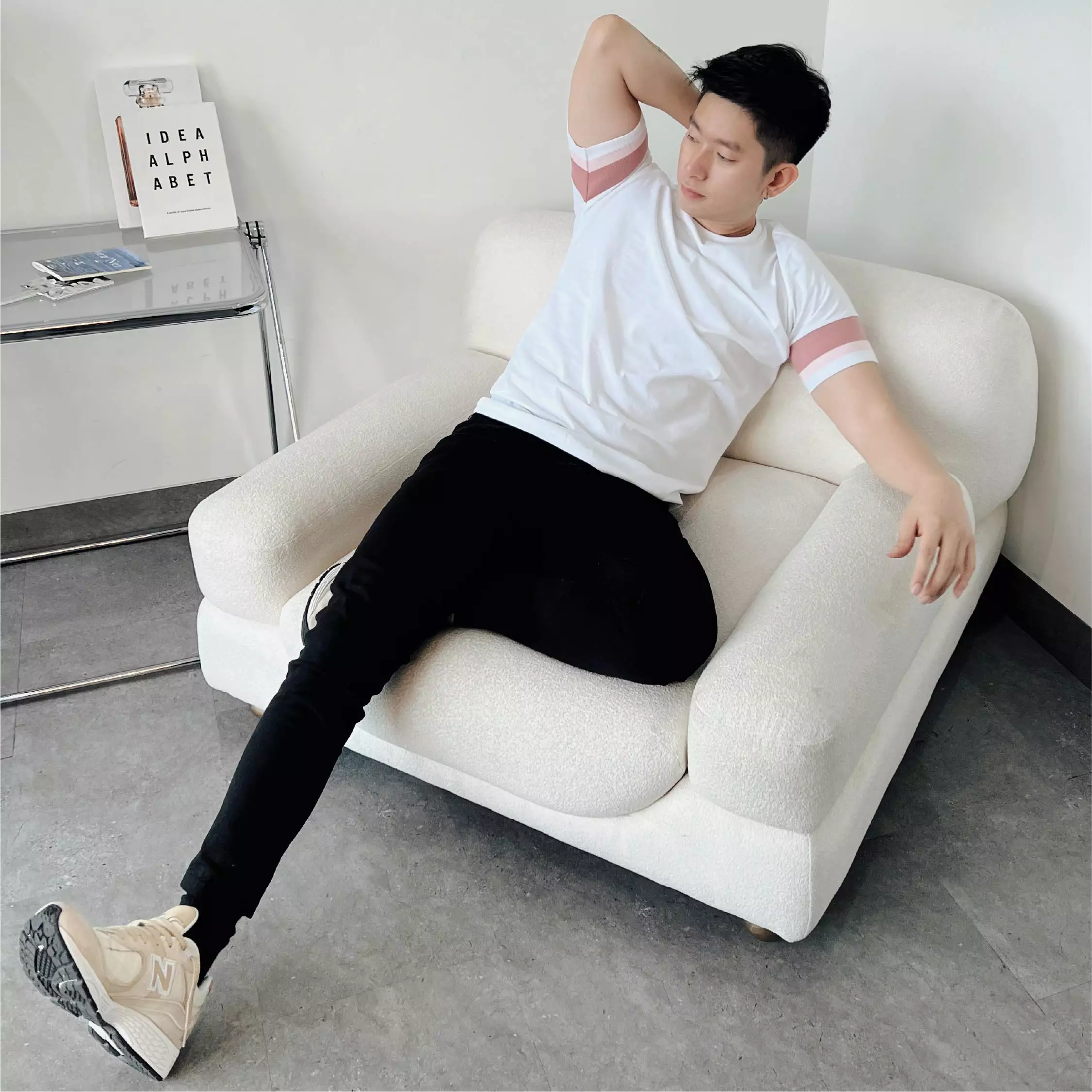 Kale Dios White Pink / Tshirt Pria Premium Cotton  Lengan Pendek