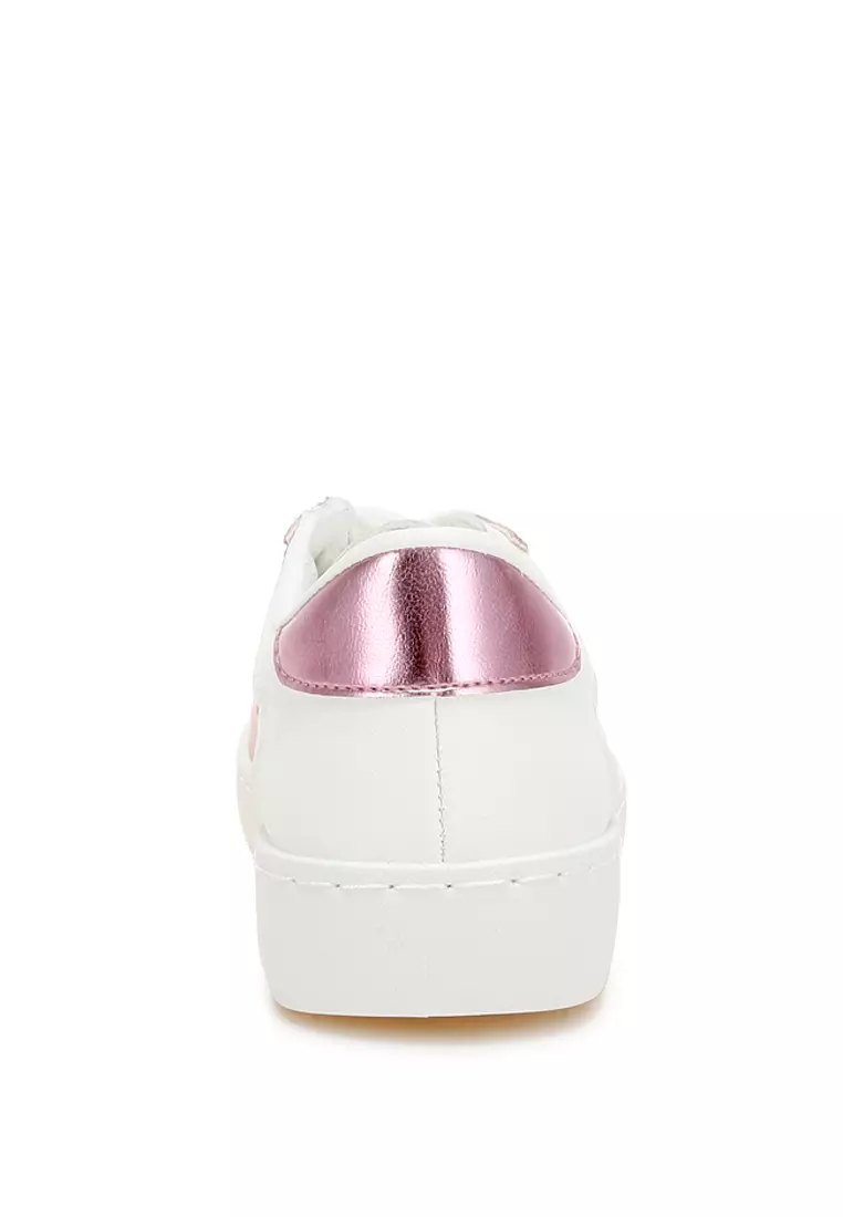 Sepatu Kulit Imitasi Berkilau dalam Warna Pink