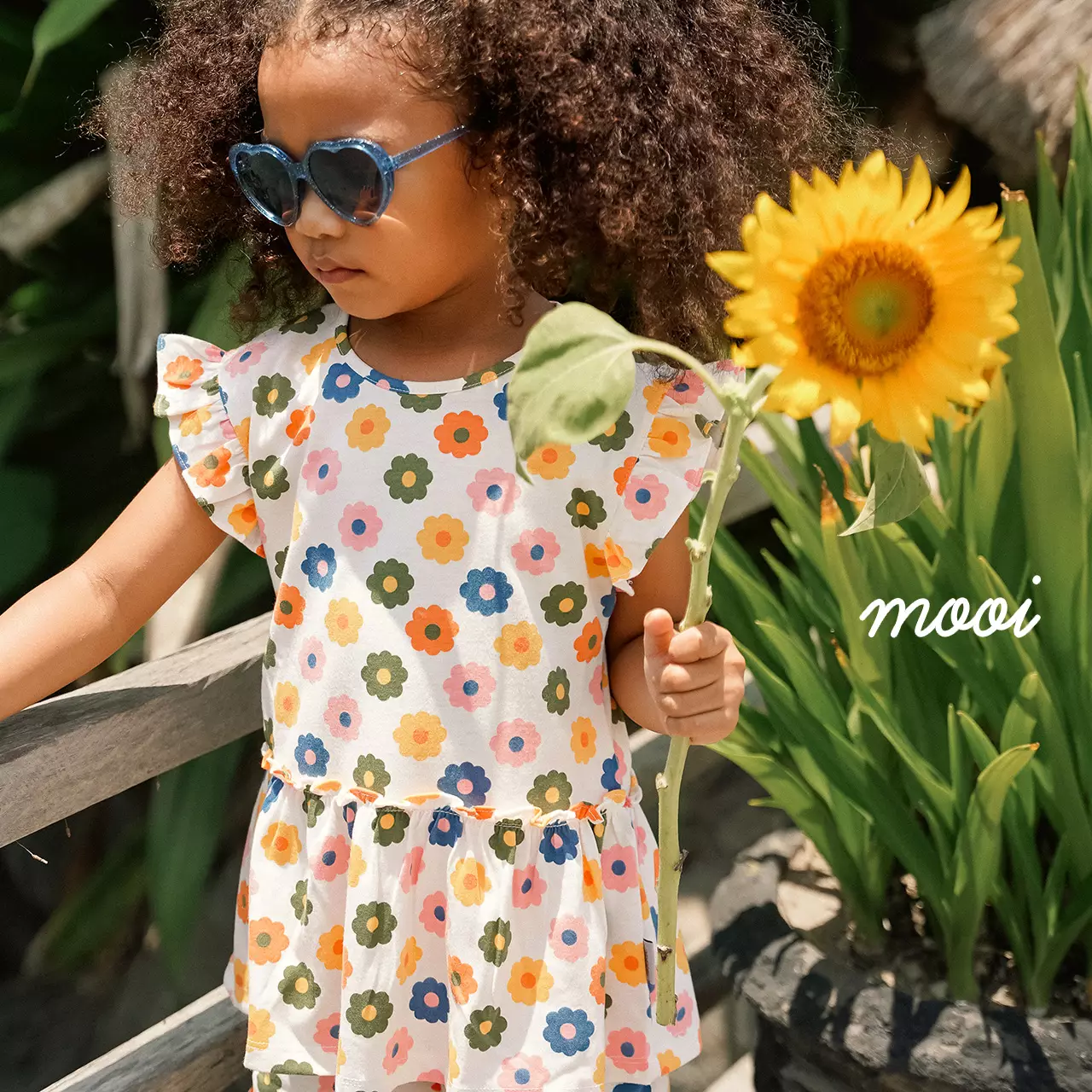 Mooi Atasan Anak Perempuan Minji Ruffle Top - White