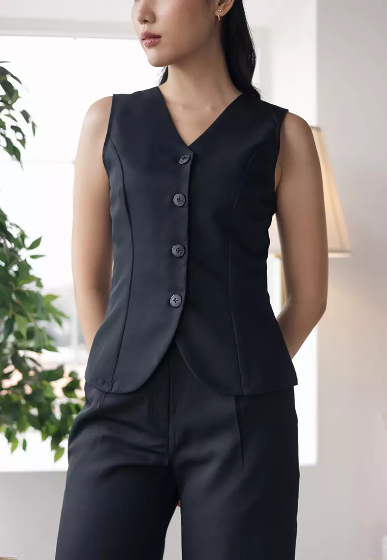 Mandy Vest in Black